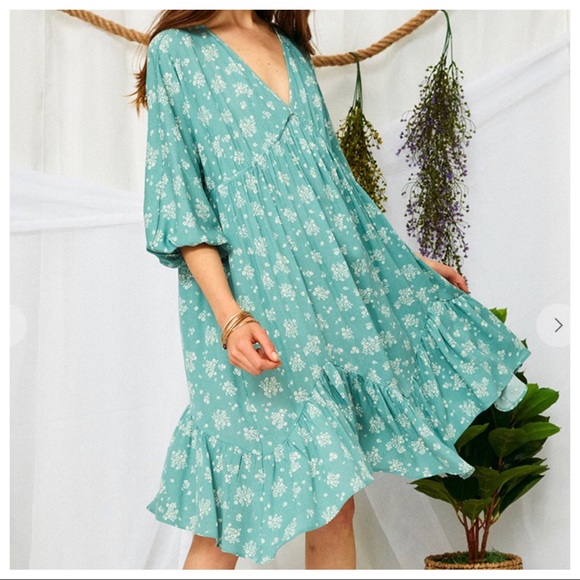 ShopEvelynne Dresses & Skirts - Floral Print Boho Ruffle Hem dress